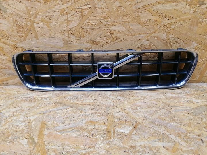 Решетка радиатора к Volvo C70 2005