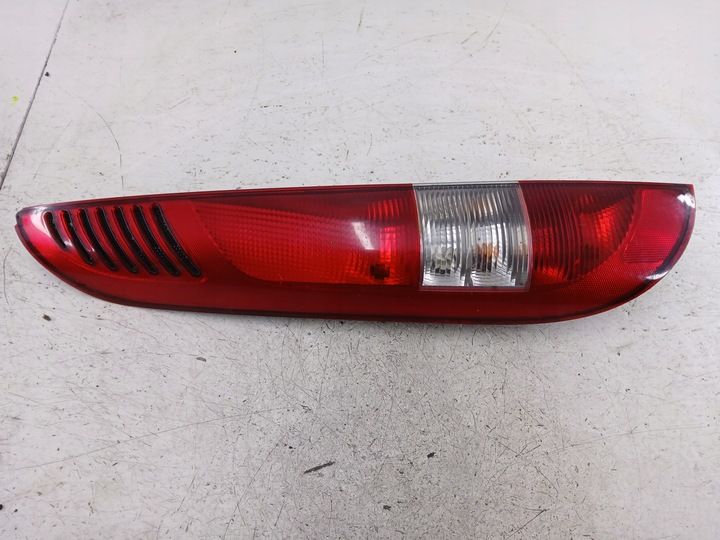 Фонарь задний левый к Mercedes-Benz Vaneo 2001