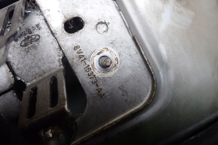 Капот к Ford Kuga 2008