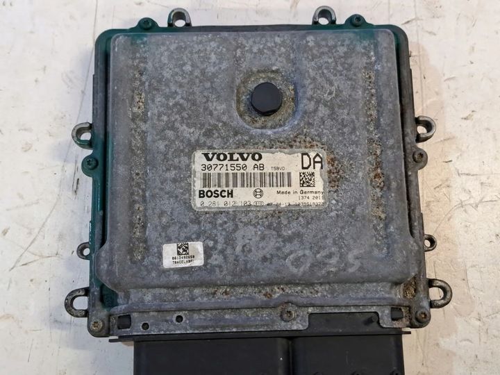 Блок управления двигателем к Volvo C30 2006