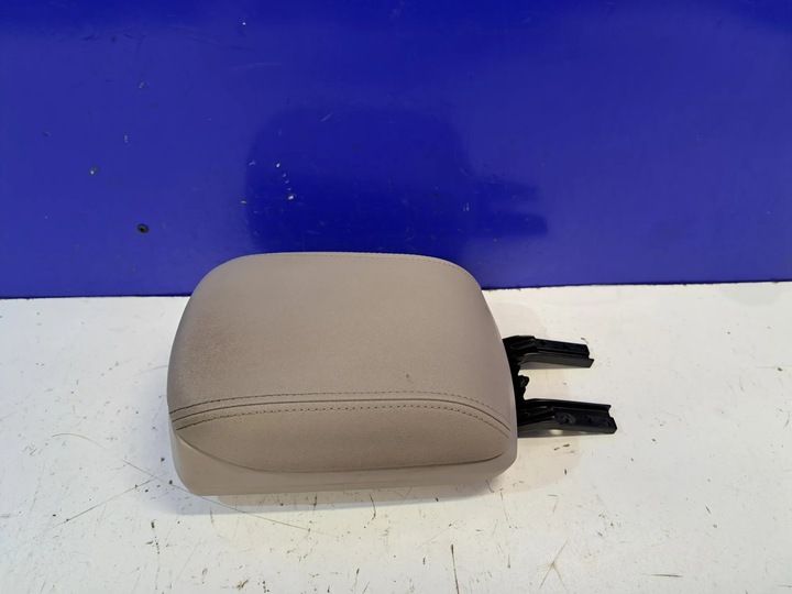 Подлокотник к Volvo S40 2004