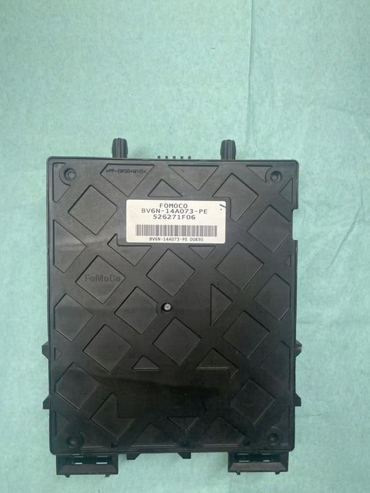 Блок предохранителей к Ford C-MAX 2010