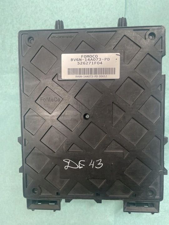 Блок предохранителей к Ford C-MAX 2010