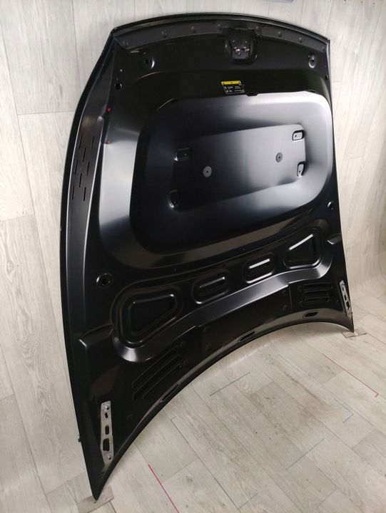 Капот к Audi e-tron 2018