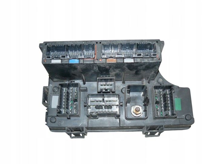 Блок предохранителей к Jeep Compass 2006