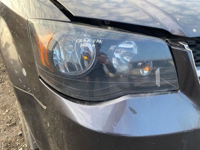 Фара правая к Dodge Caravan 2007