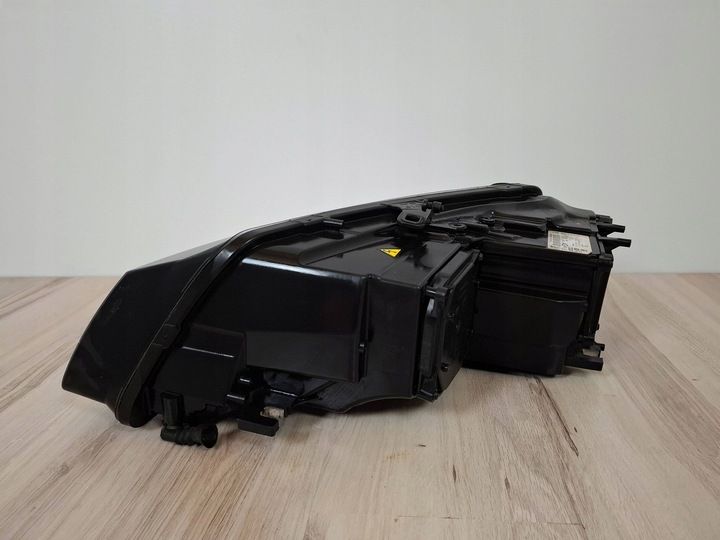 Фара правая к Audi S8 2012