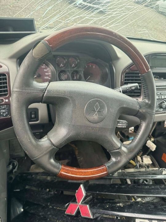 Руль к Mitsubishi Pajero 1999
