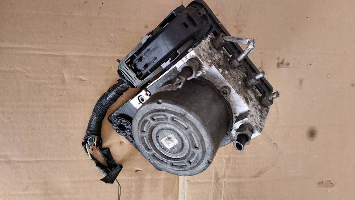 Блок ABS к Opel Vivaro 2014