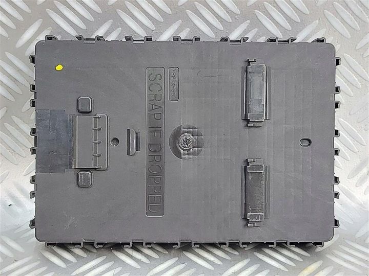 Блок предохранителей к Ford Fiesta 2001