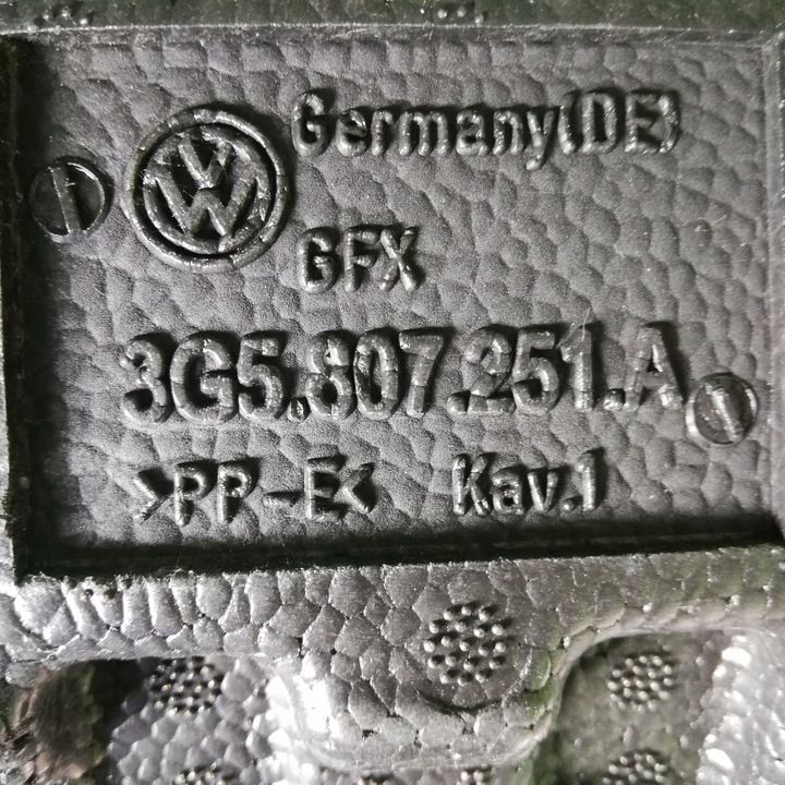 Абсорбер бампера к Volkswagen Passat 2014