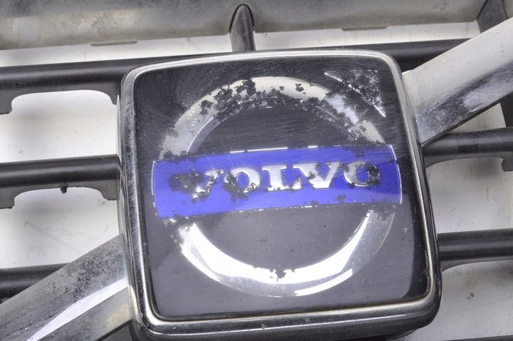 Решетка радиатора к Volvo S40 2004