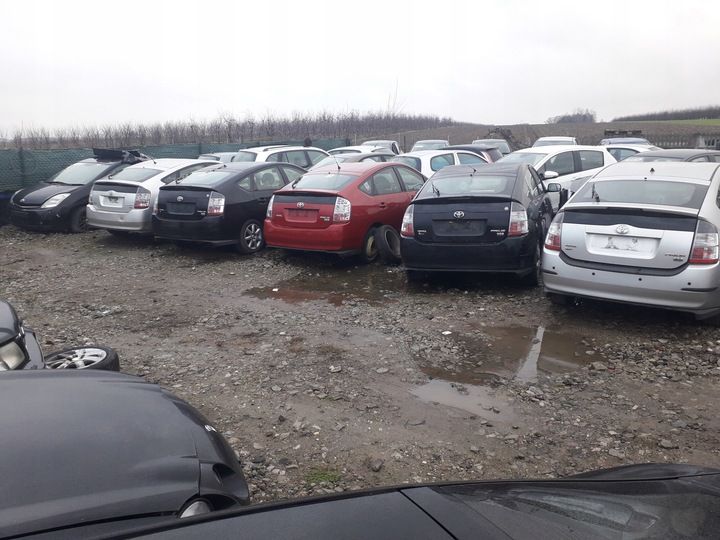 Абсорбер бампера к Toyota Prius 2009