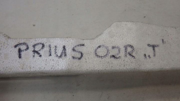 Абсорбер бампера к Toyota Prius 1997