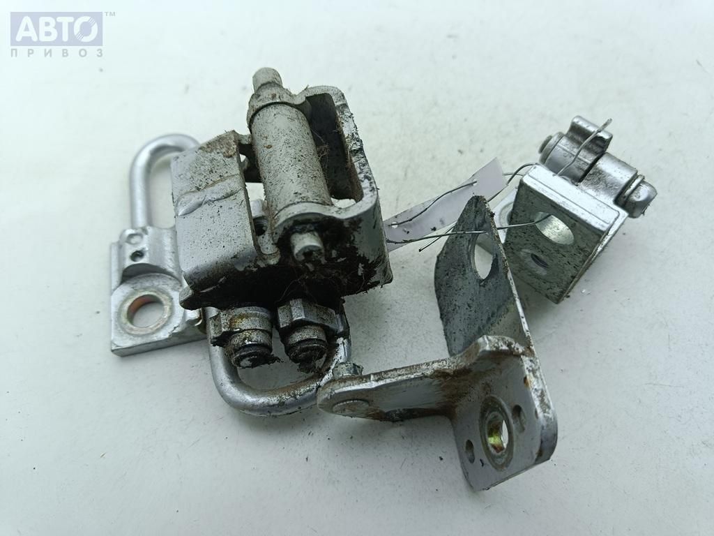 Петли к Volkswagen Golf 2002