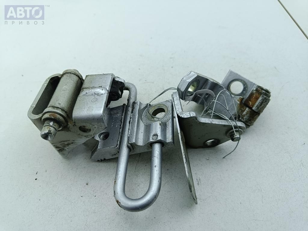 Петли к Volkswagen Touran 2004