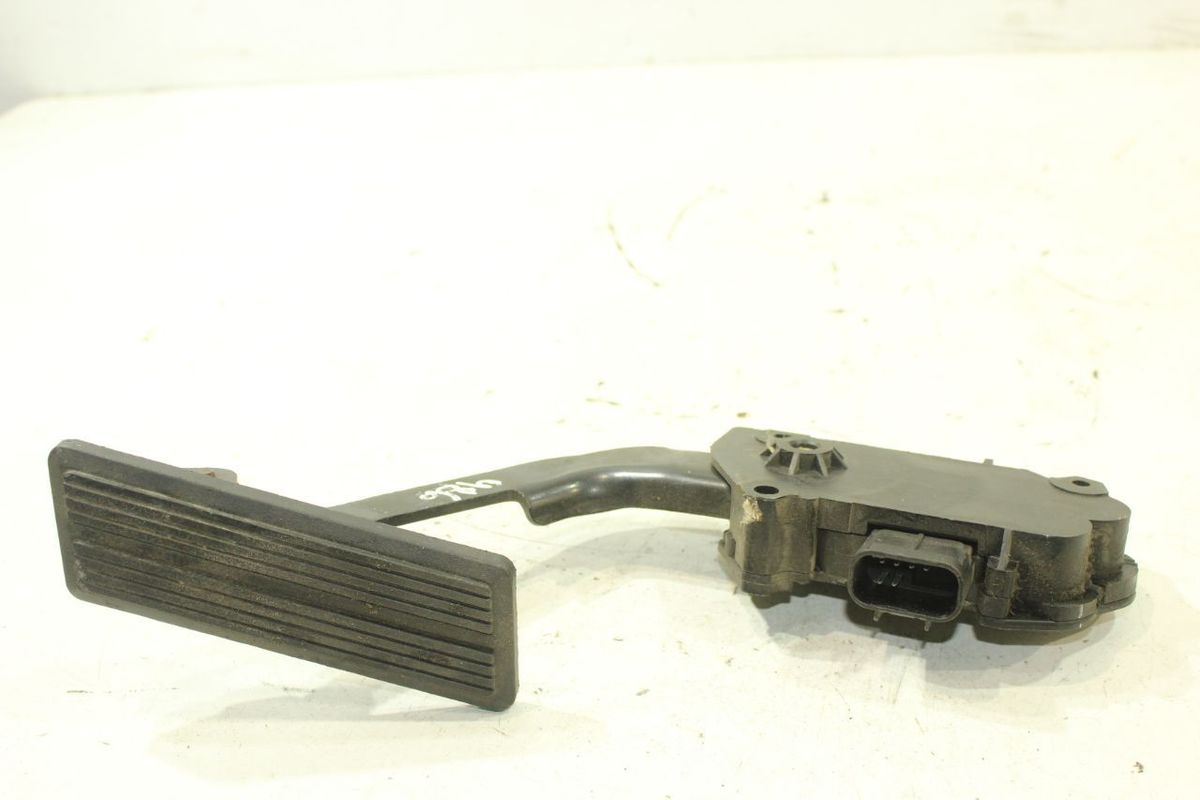 Педаль газа к Chrysler Voyager 2006