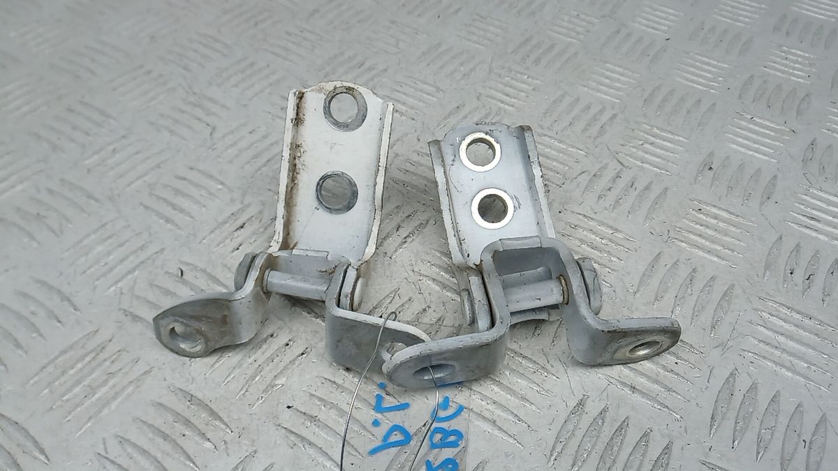 Петли к Toyota RAV 4 2014