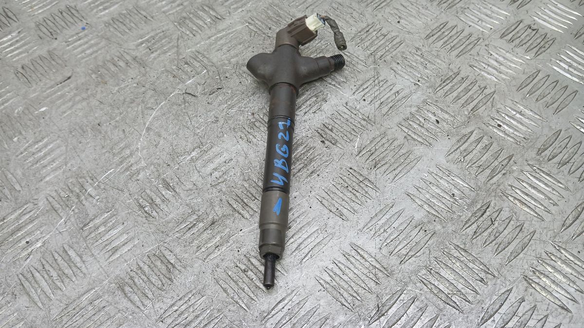 Форсунка к Toyota RAV 4 2014