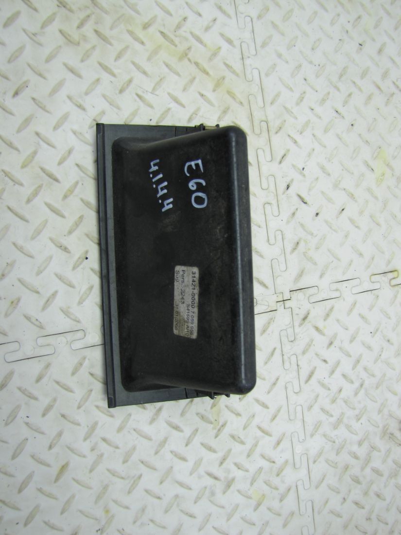 Бардачок к BMW 5 2004