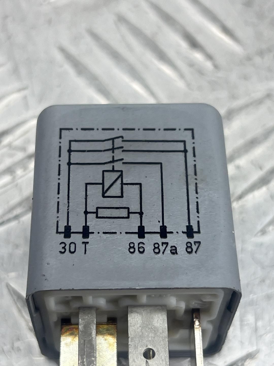Реле (прочие) к Audi A4 1997