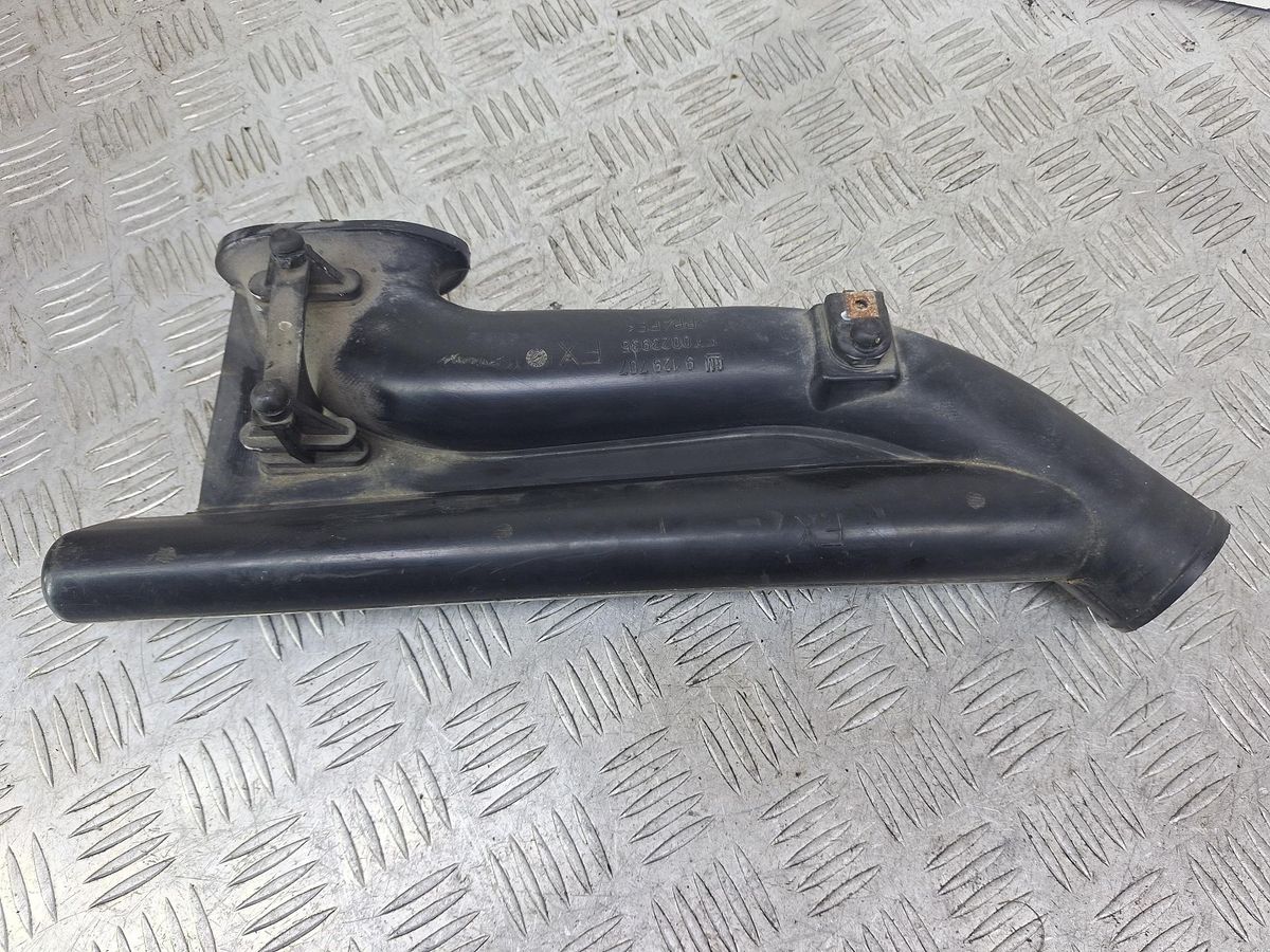 Воздухозаборник к Opel Corsa 2003