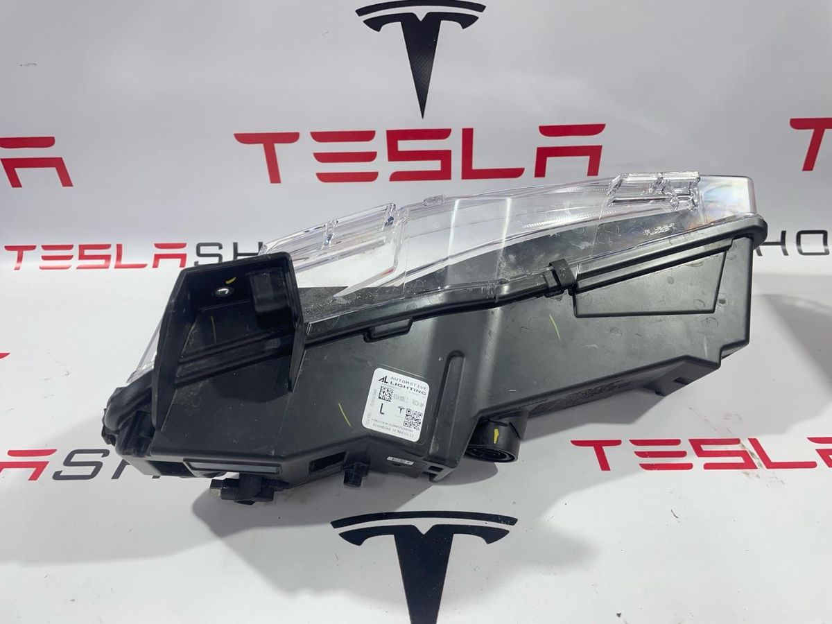 Фара противотуманная левая к Tesla Model S 2025