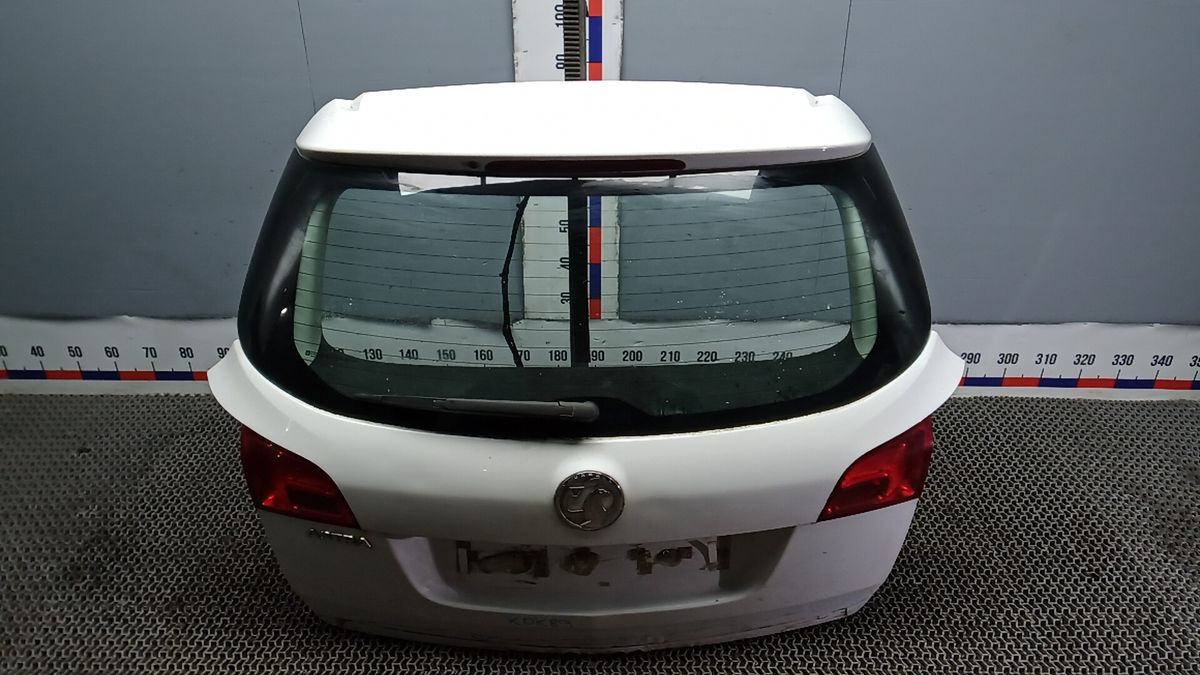Моторчик стеклоочистителя  к Opel Astra 2010