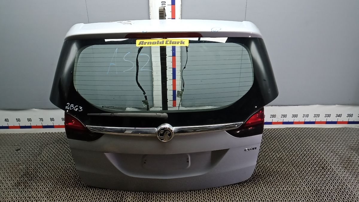 Замок двери к Opel Zafira 2015