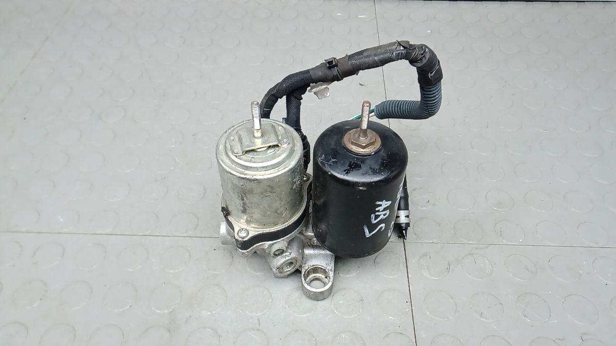 Блок ABS к Toyota Auris 2014