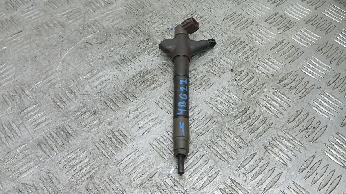 Форсунка к Toyota RAV 4 2014