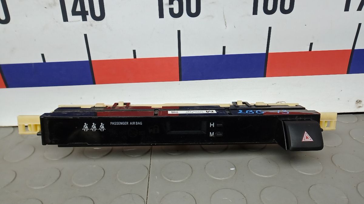 Кнопка  к Toyota RAV 4 2014