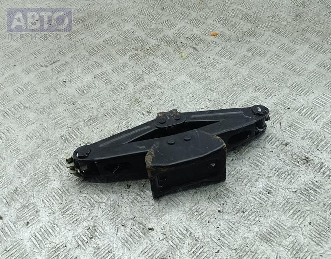 Домкрат к Ford Focus 2001