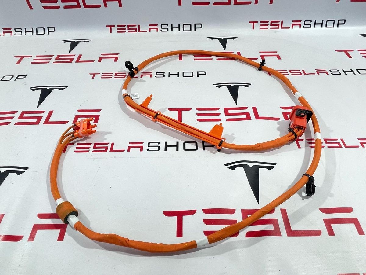 Порт зарядный к Tesla Model X 2025