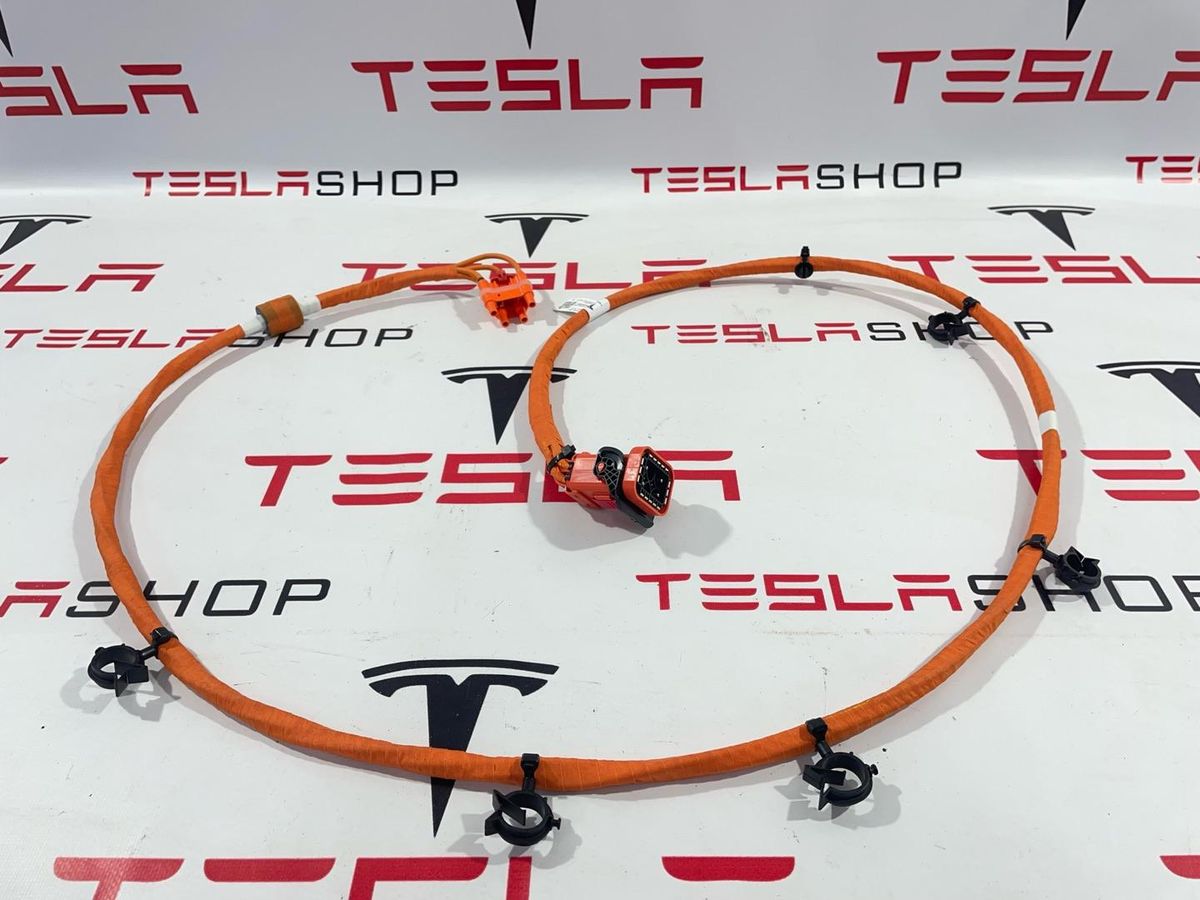 Порт зарядный к Tesla Model S 2025