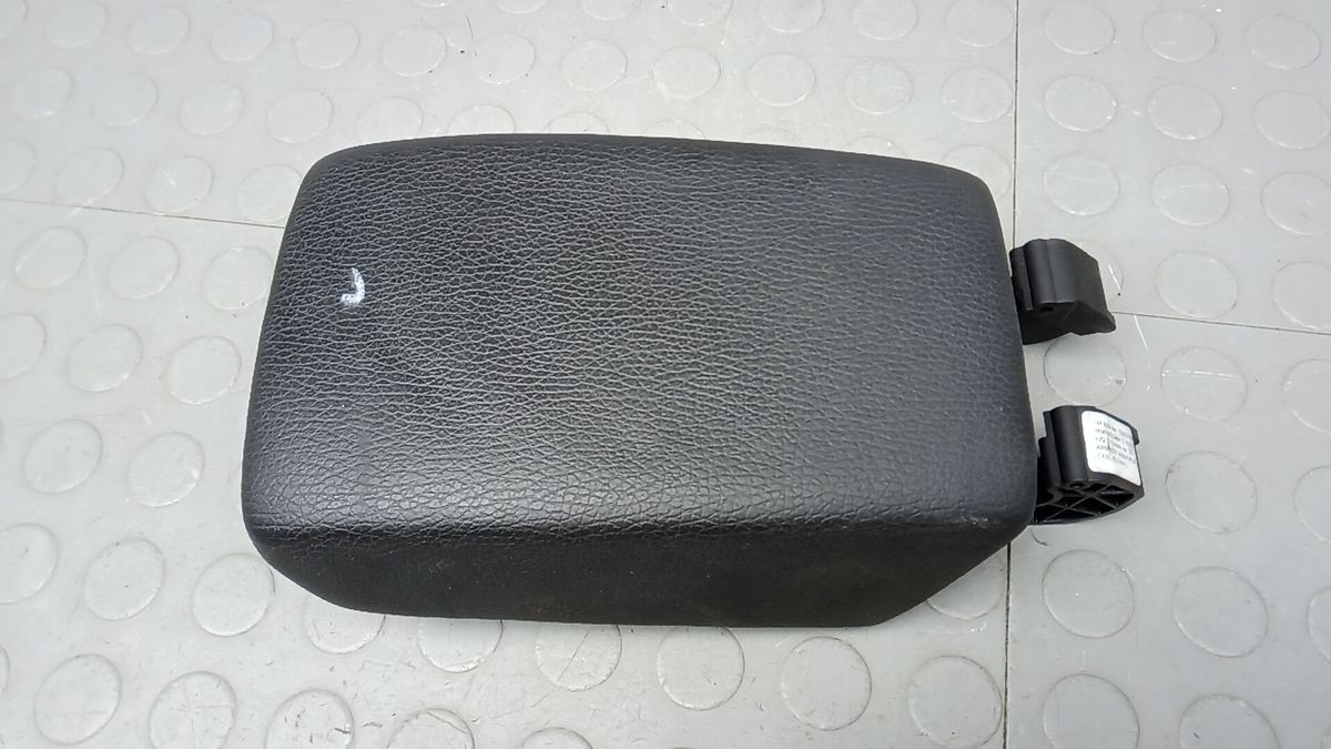 Подлокотник к Opel Astra 2012