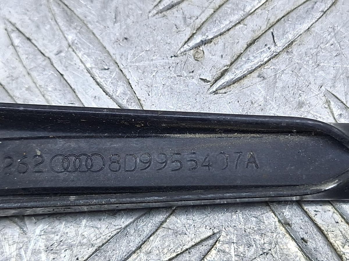 Щеткодержатель задний к Audi A6 2003