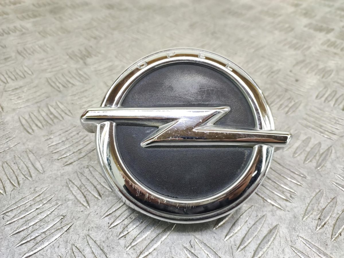 Эмблема к Opel Corsa 2016