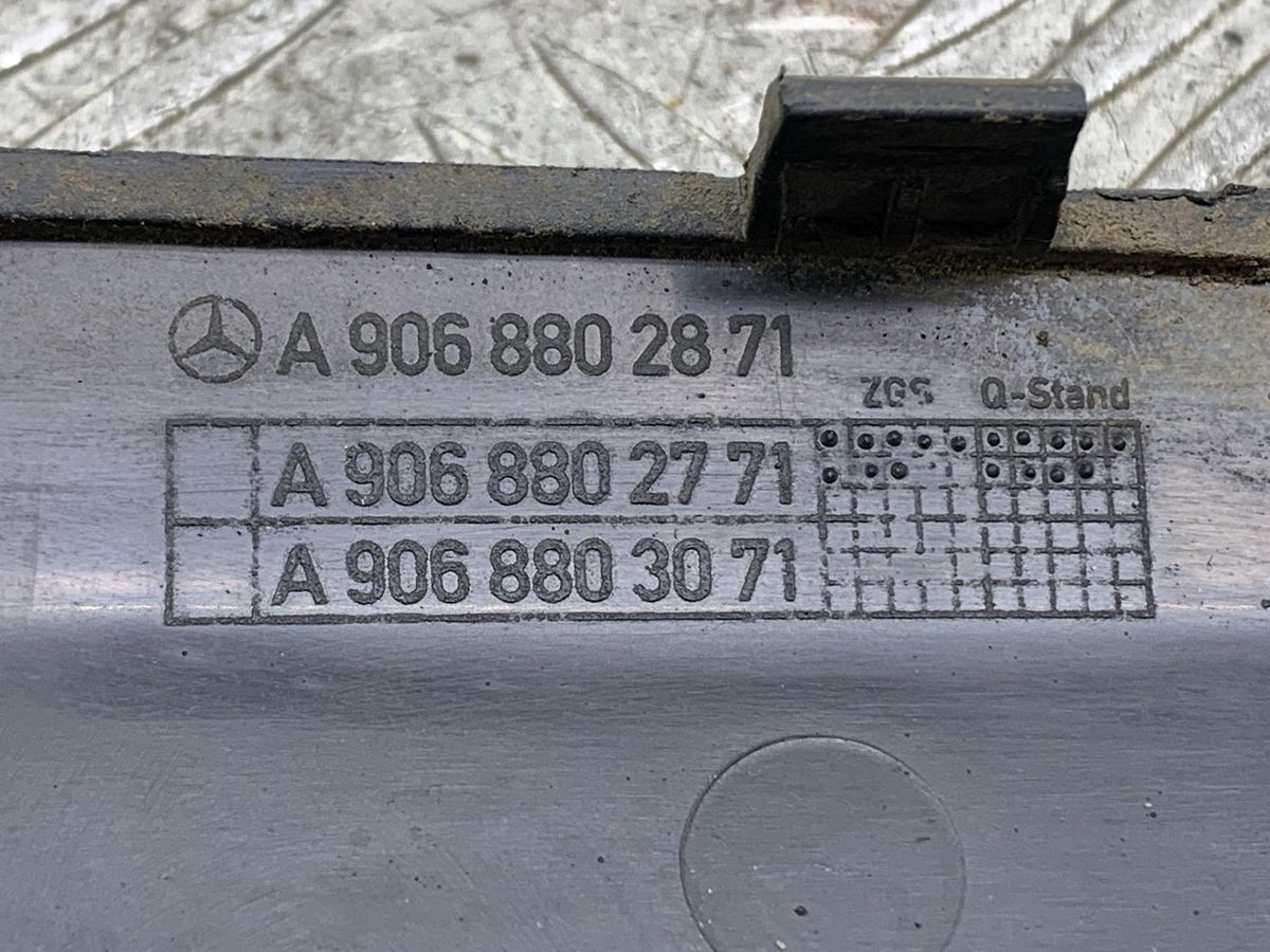 Молдинг бампера заднего к Mercedes-Benz Sprinter 2010