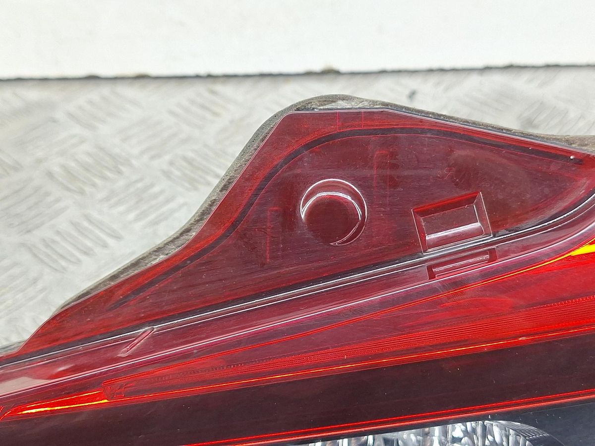 Фонарь крышки багажника правый к Mazda 6 2020