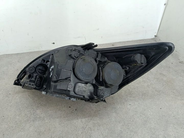 Фара правая к Ford Focus 2005