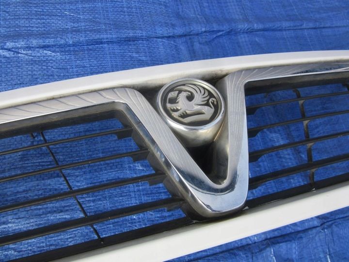 Решетка радиатора к Opel Frontera 2001