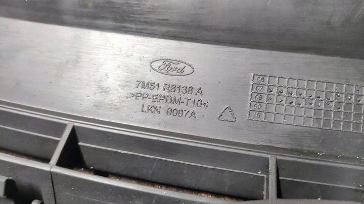 Решетка радиатора к Ford C-MAX 2003