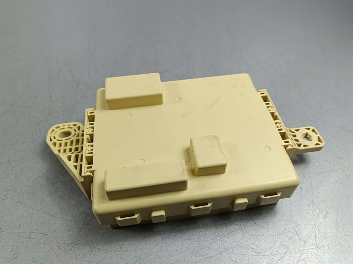 Блок предохранителей к Genesis GV70 2020