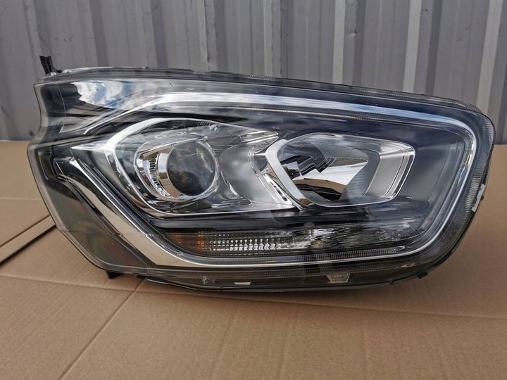 Фара правая к Ford Flex 2008