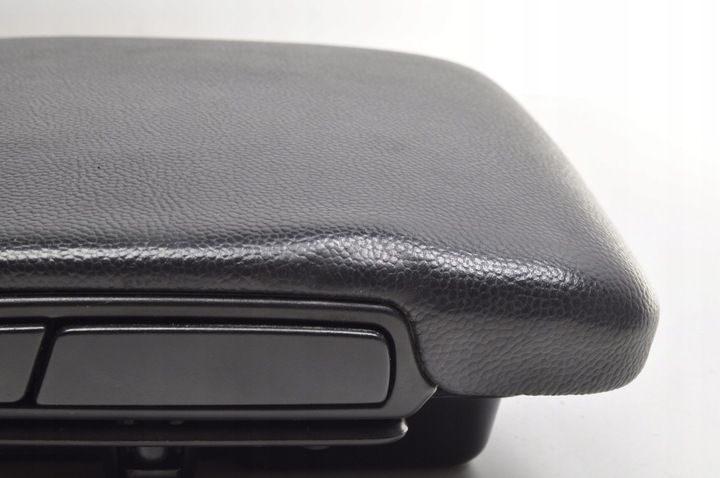 Подлокотник к Volvo S40 2007
