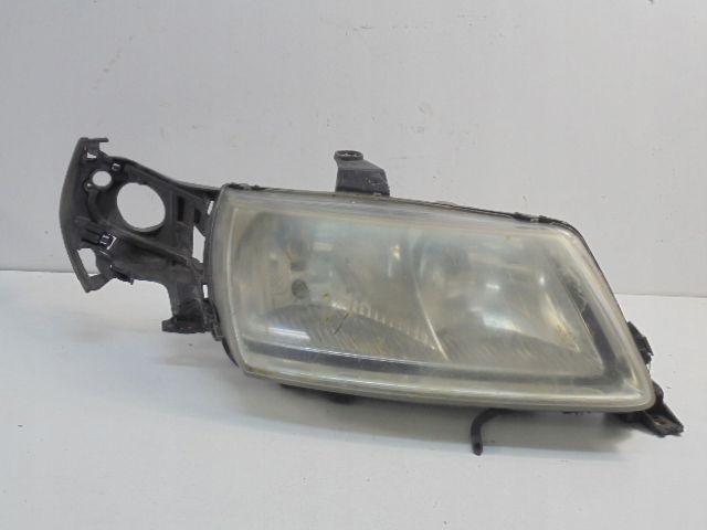 Фара правая к Saab 9-5 2005