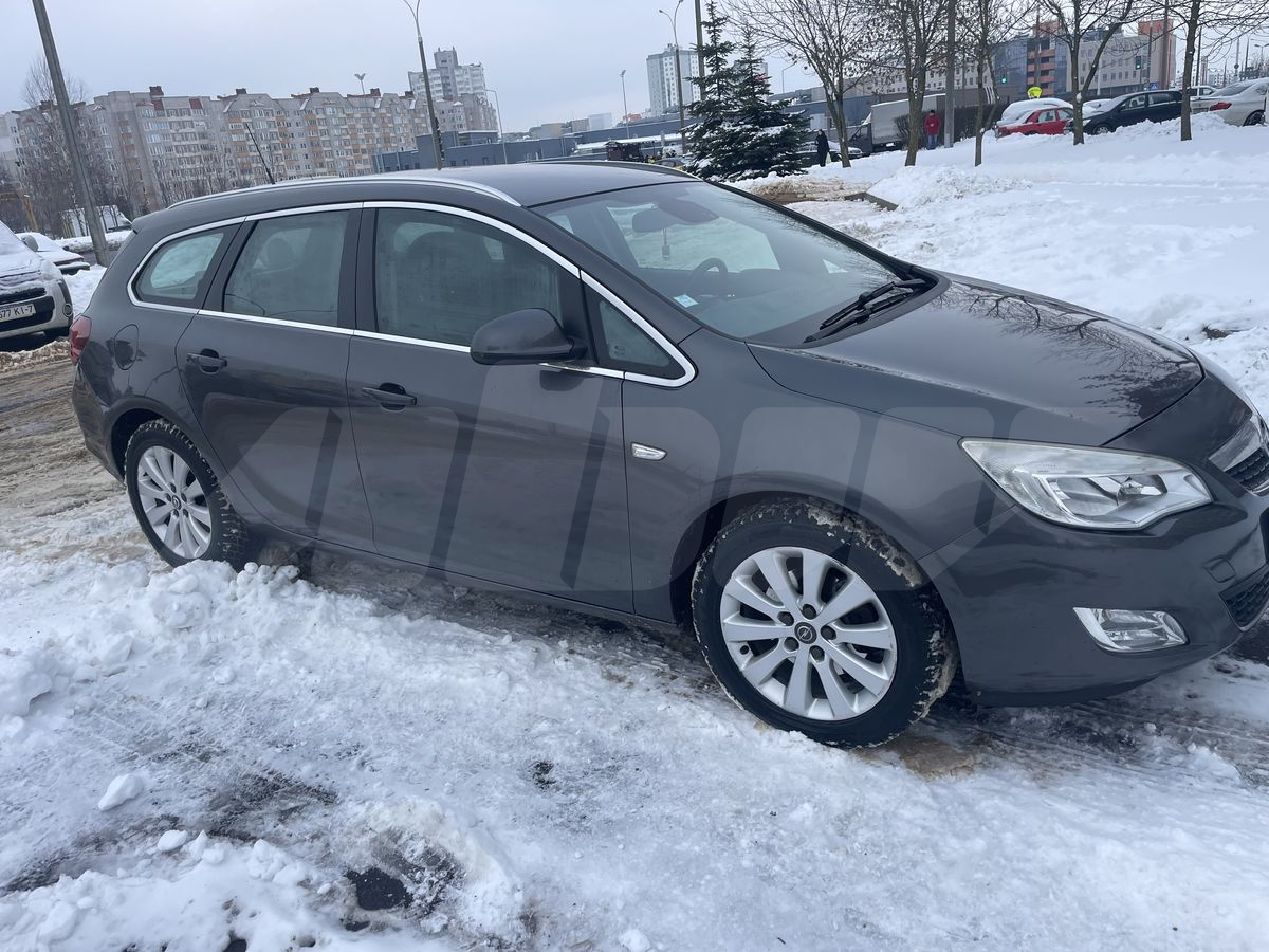 Opel Astra J, 2011