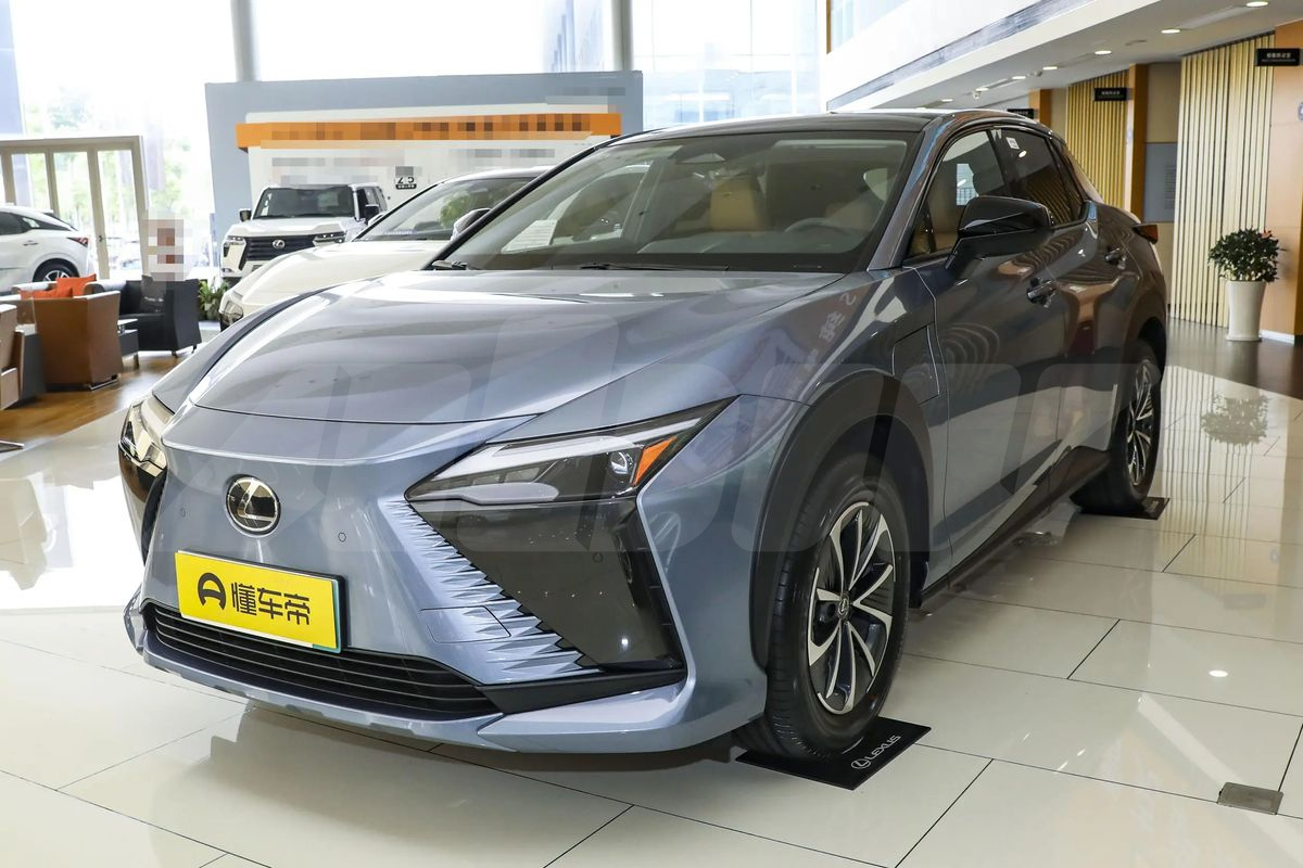 Lexus RZ I, 2023