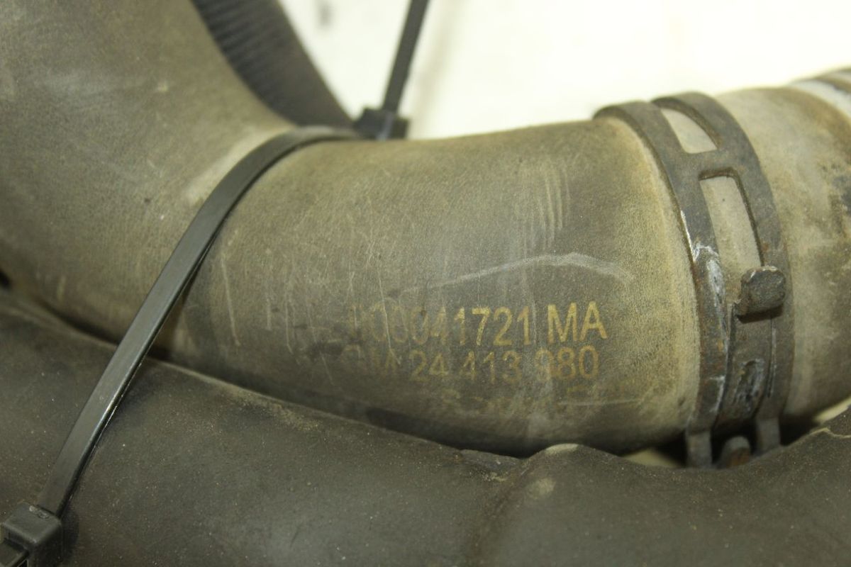Патрубок радиатора к Opel Zafira 2004